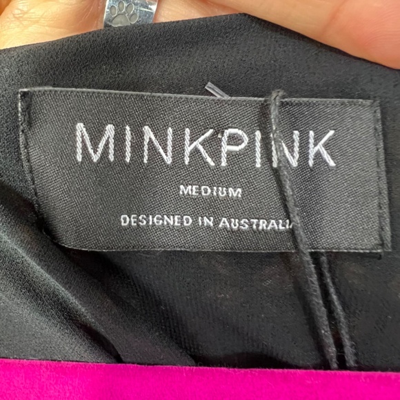 •👗NWT($138) |•MINKPINK•| Valentina Mini Dress Knotted Twist Front Long Sleeve M - Picture 7 of 15